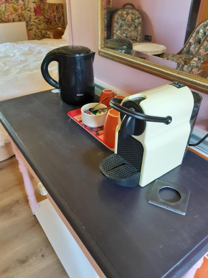 Chambre familiale avec piscine chauffée et jacuzzi Bernadets-Debat Esterno foto